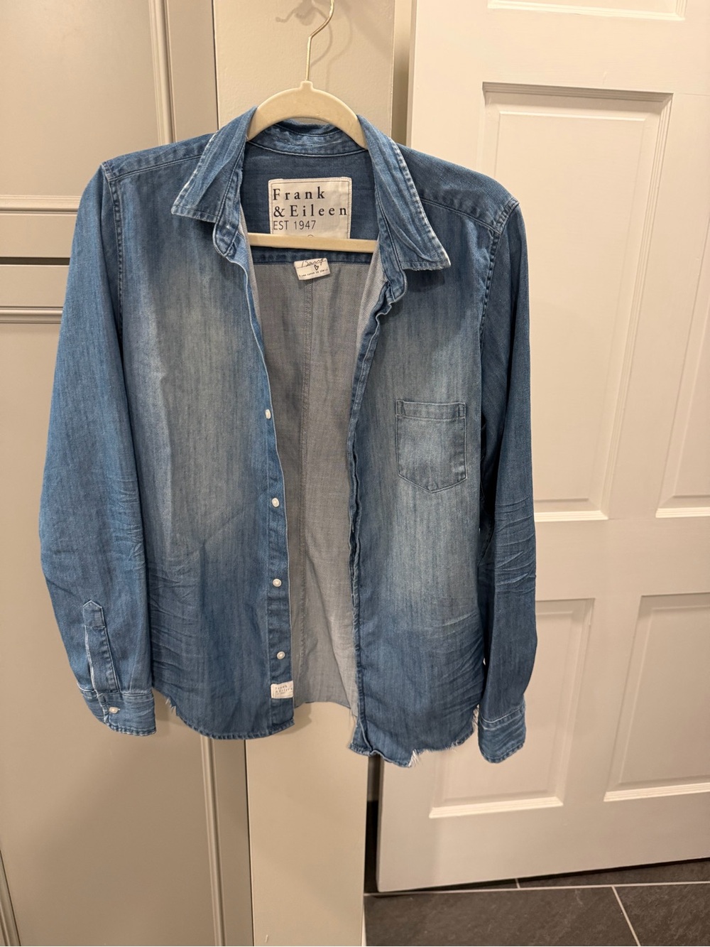 Frank & Eileen Barry Light Blue Denim Button-Down Shirt
